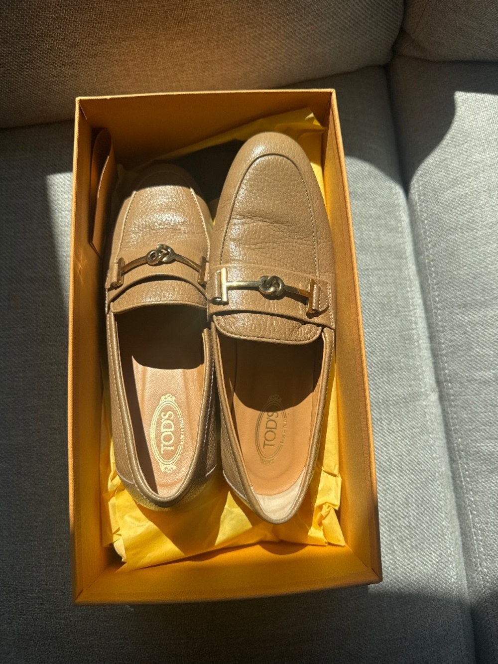Tod's leather t ring loafers size 35.5